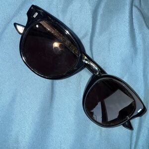 Stylish Black Cat-Eye Sunglasses